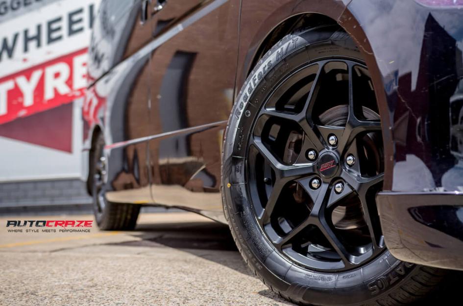 NISSAN ELGRAND DOMINATE MATTE BLACK